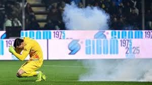 野茂英雄的“龙卷风”投球慢镜头在棒球科普节目中被反复播放